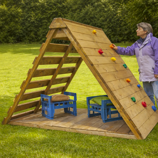 Primary Climbing Crest - 135 x 180 x 135cm | Outdoor Learning | Imaginative Play | Forest School | Playground | Physical Education