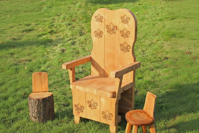 Children's Wooden Throne Chair - 100 x 52 x 43cm | Outdoor Learning | Playground | Forest School | Story Time | Imaginative Play